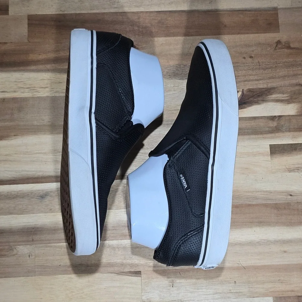 Vans Classic Perforated Leather Slip On Shoes‎ Women's 7.5 Black White